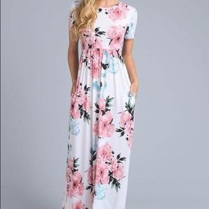 VANILLA BAY Short Sleeve Floral Maxi Dress